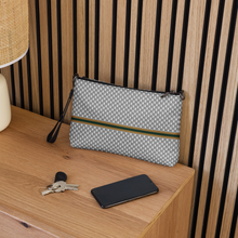 Elevaysion Crossbody bag